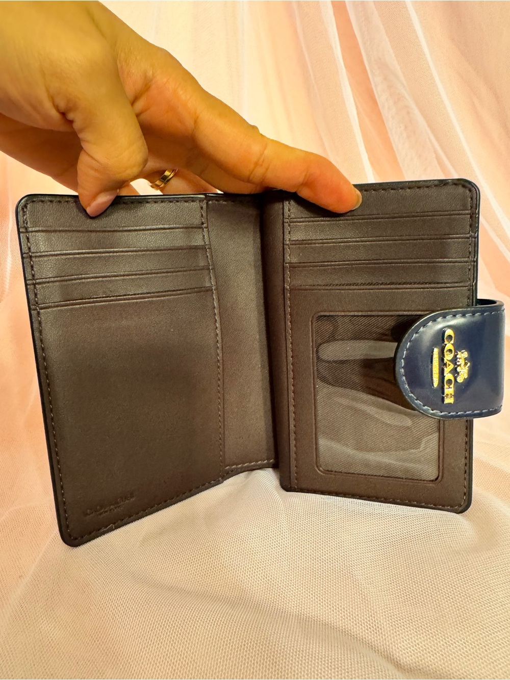 👛⁠[🌸like new]COACH Medium Rare Navy Blue Gold Hardware Leather Auth - Picture 4 of 9